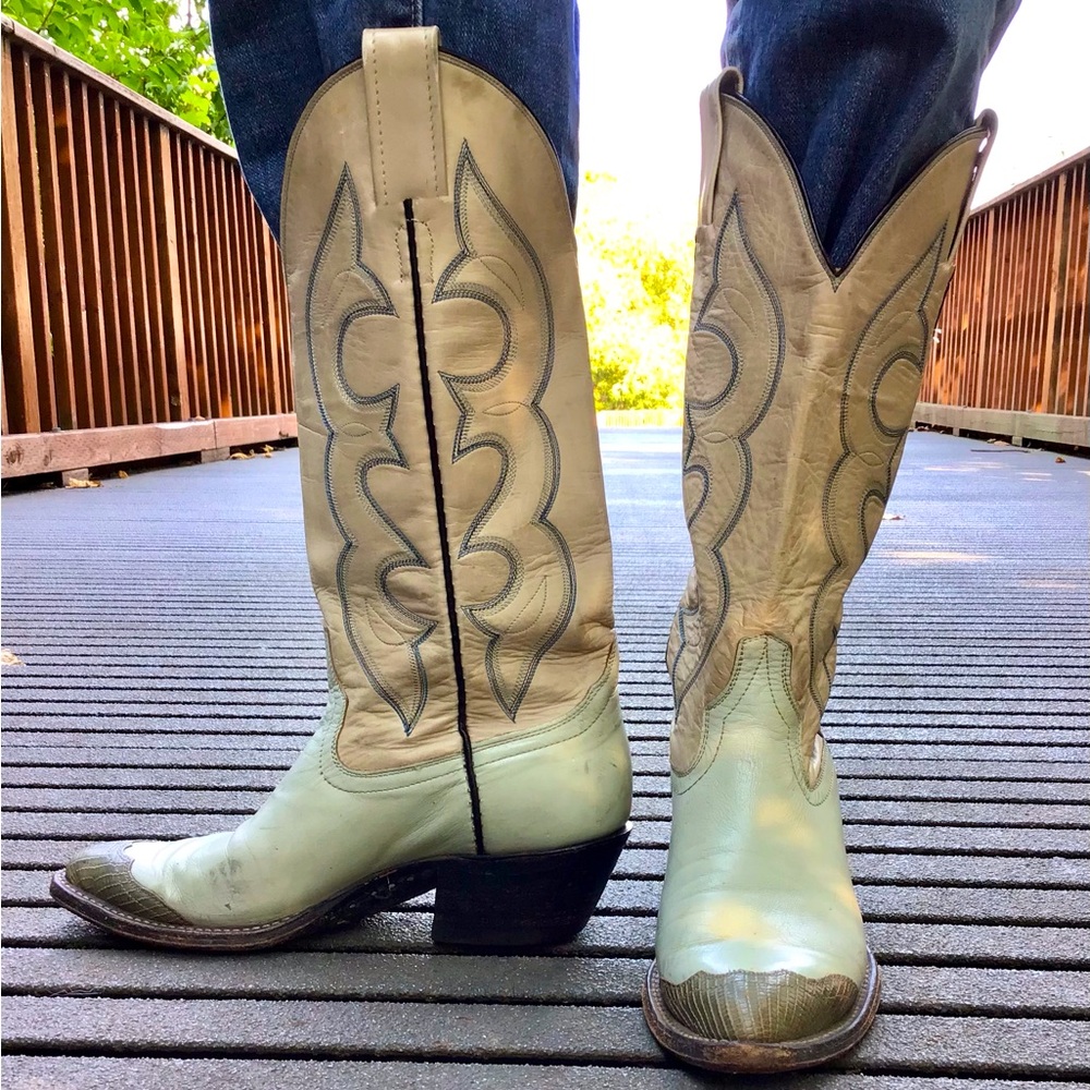 🤠 Vintage Laramie mint green Cowboy Boots - Picture 1 of 14